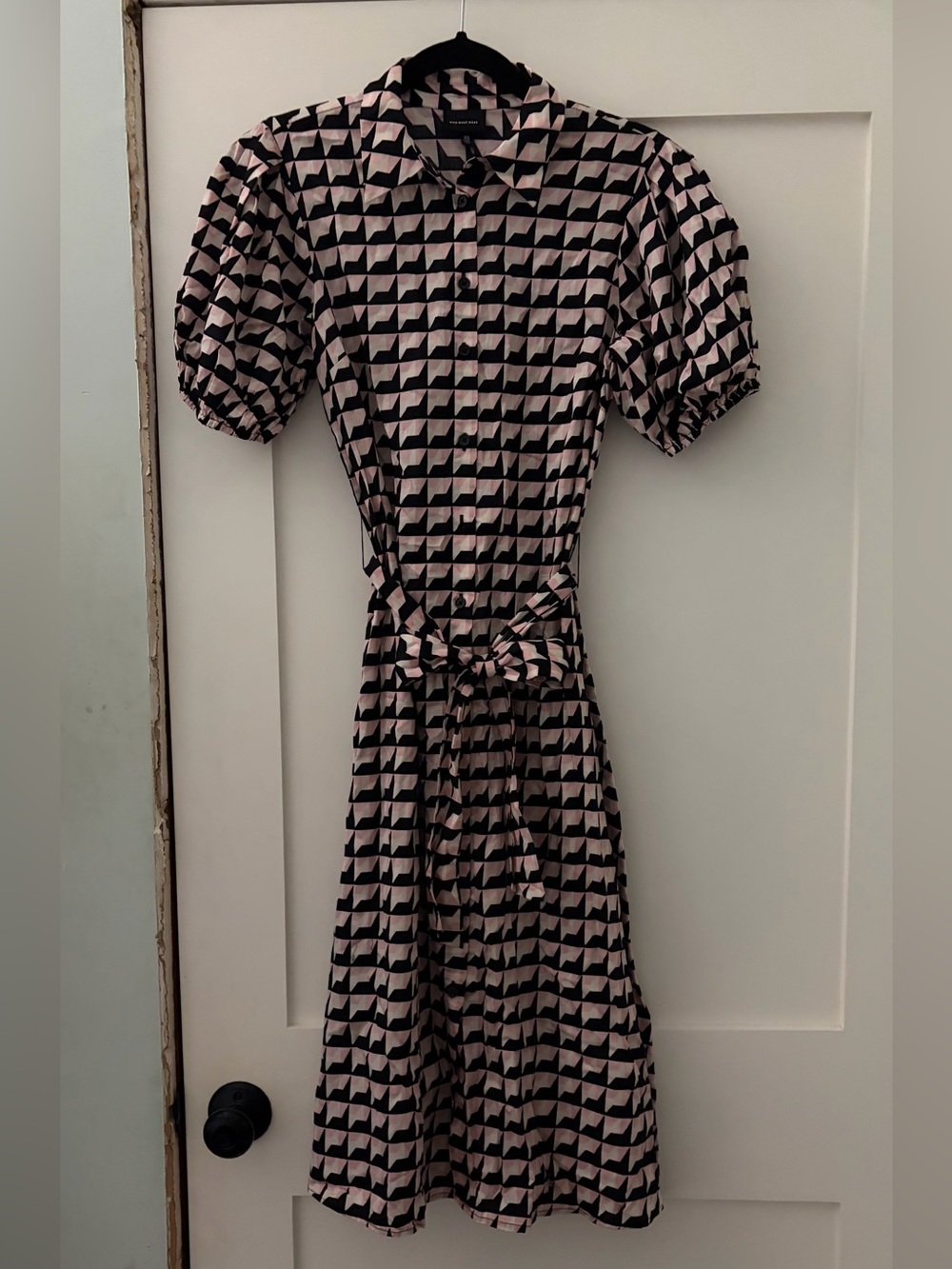 Who What Wear Pink and Black Geometric Midi Dress with Tie Waist